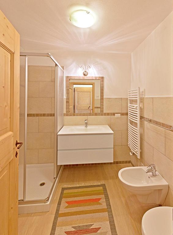 Cesa Melester Campitello di Fassa Kamer foto