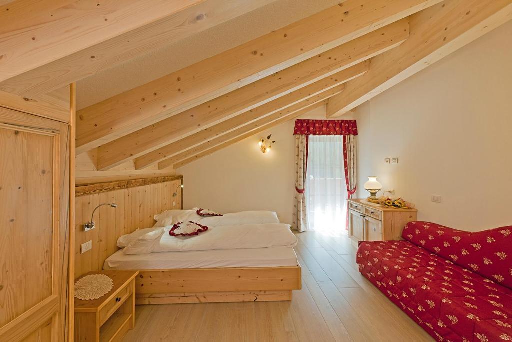 Cesa Melester Campitello di Fassa Kamer foto