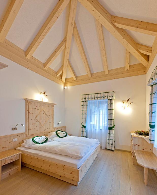 Cesa Melester Campitello di Fassa Kamer foto
