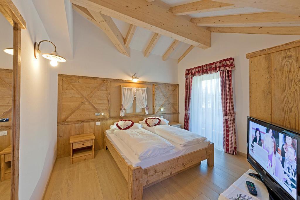 Cesa Melester Campitello di Fassa Kamer foto